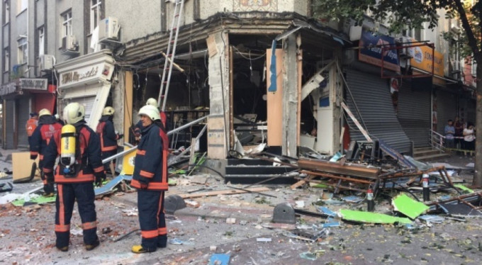 Korkutan patlama! İş yeri kullanılamaz hale geldi