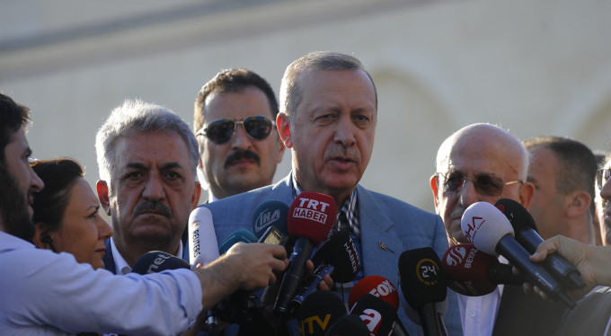 Erdoğan bayram namazında fenalaştı!