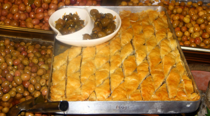 Yeni moda zeytinli baklava