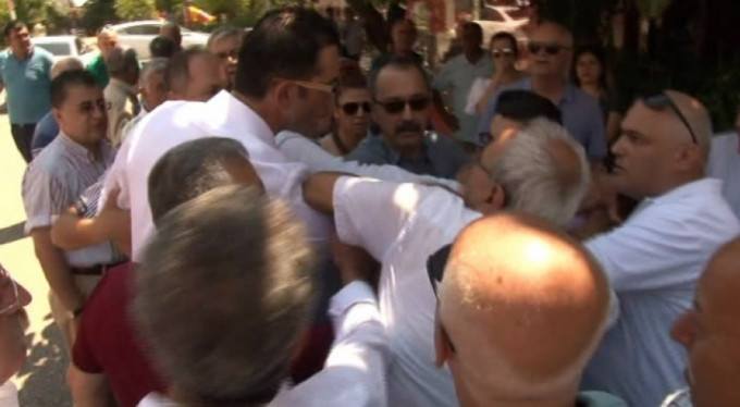 CHP'nin bayramlaşma töreninde gerginlik