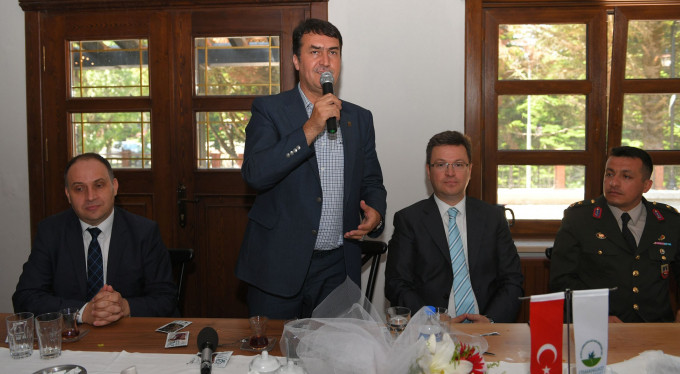 Kaymakam Ünlü'ye veda yemeği