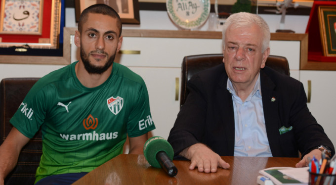 Bursaspor'da ilk imza geldi