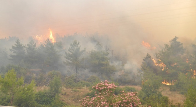 Yangın söndürme helikopteri düştü