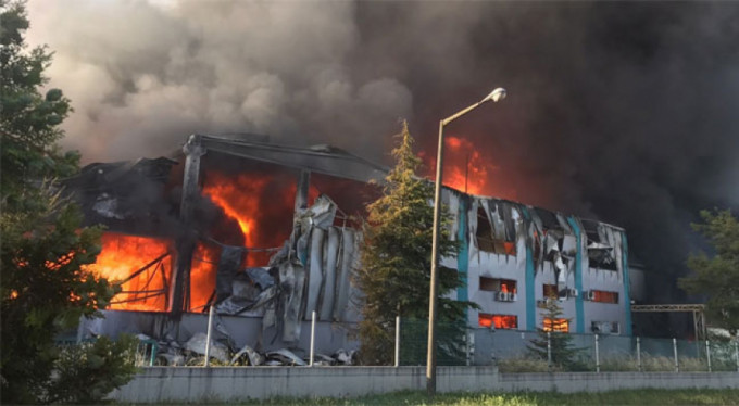 Korkutan yangın büyüyor