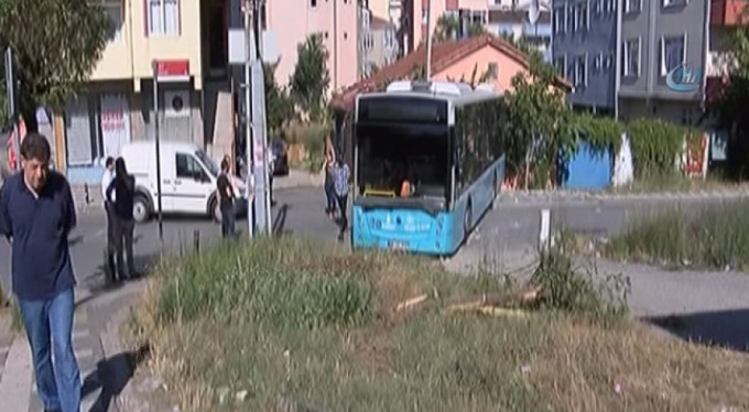 Otobüs eve daldı! Faciadan dönüldü
