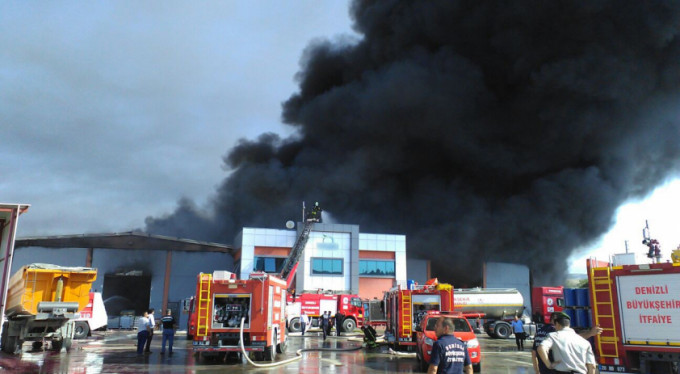 Kimyasal atık fabrikasında yangın