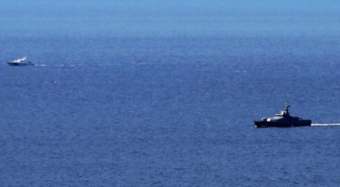 Yunan sahil güvenlik botu Türk gemisine ateş açtı!