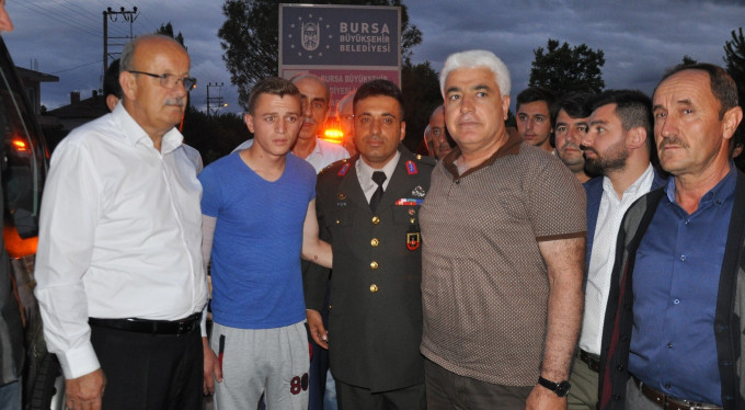 Patlamada yaralandı! Bursa'da protokolle karşılandı