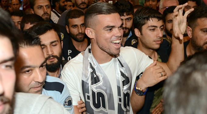 Dünyaca ünlü yıldız Türkiye'de