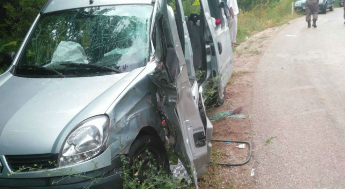 Bursa'da korkunç kaza! TIR yoldan çıkardı