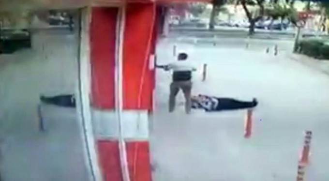 Bursa'da polisin şehit olma anı kamerada