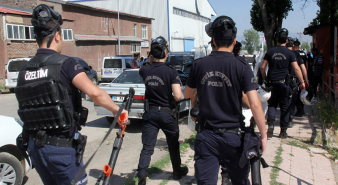 Eski belediye başkanı dehşet saçtı!