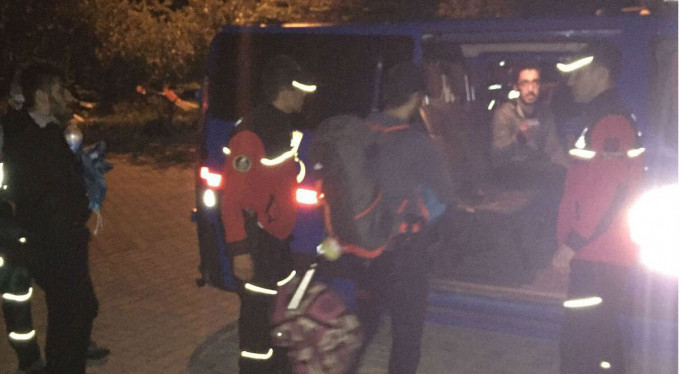 Uludağ'a kamp için geldiler, jandarma ile döndüler