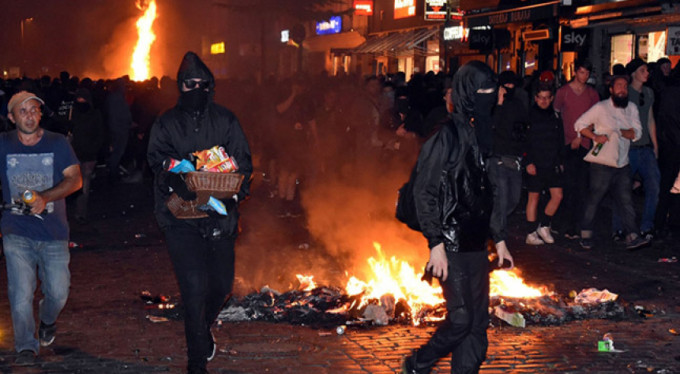 Almanya'da caddeler savaş alanı