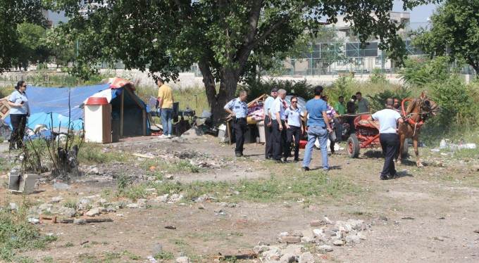 Bursa'da çadırlara şafak operasyonu