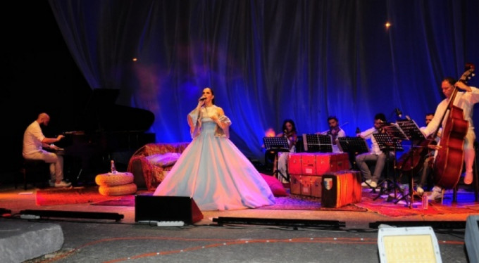 Sertap Erener konseri bir türlü bitiremedi