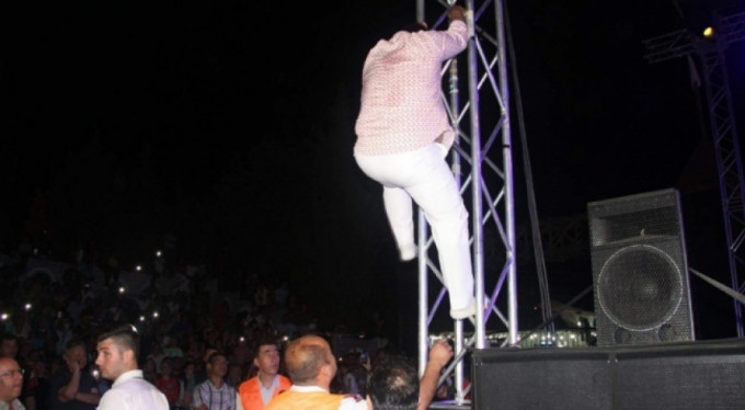 Ünlü sanatçıdan ilginç 15 Temmuz anması