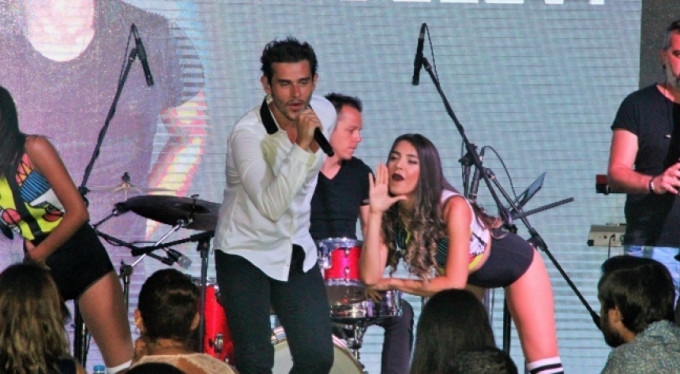 Ünlü sanatçı dizilere geri dönüyor