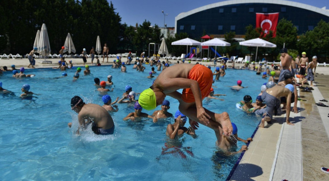 Havuzdaki tehlikeye dikkat!