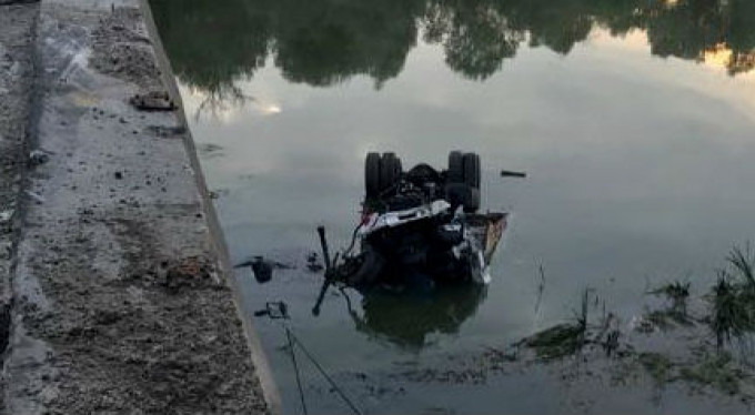 Bursa'da kamyon göle uçtu! 1 ölü