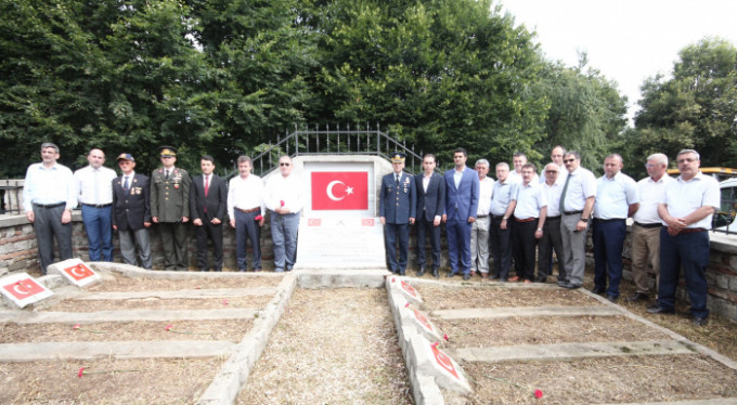 Bursa'da şehitler dualarla anıldı