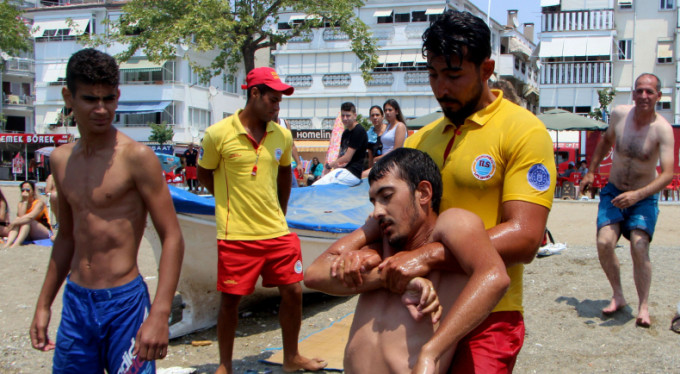 Bursa sahilleri onlara emanet