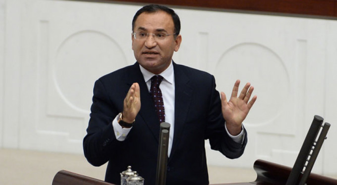 Bozdağ'dan FETÖ'cülere tek tip elbise açıklaması