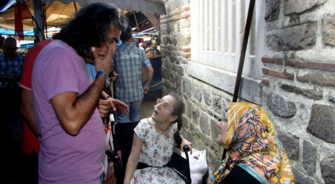 Bursa'da engelli kıza bakın ne yaptılar!