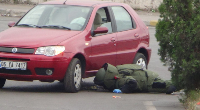 Eşini korkutmak için bomba düzeneği kullanmış