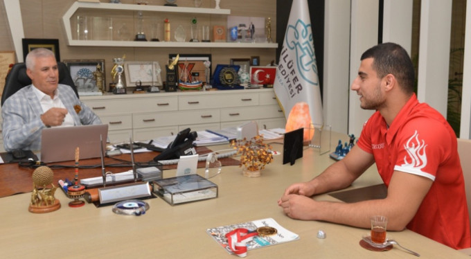 Bursalı Hakan dünya şampiyonu!