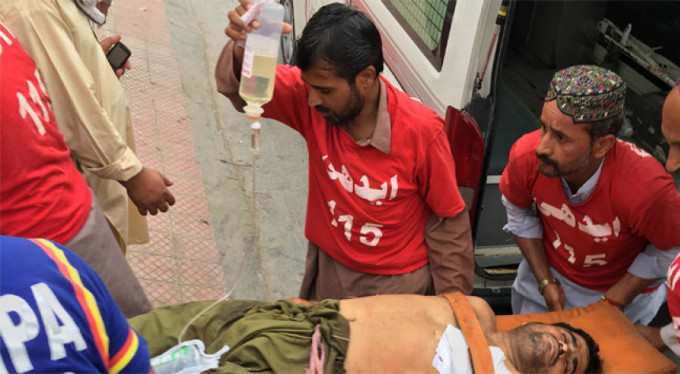 Pakistan'da silahlı saldırı: 4 ölü!