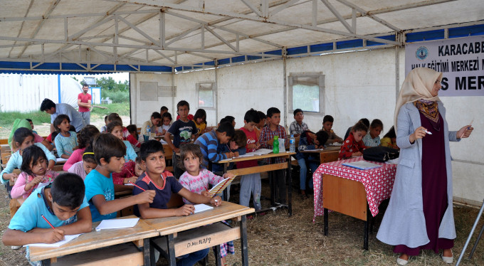 Bursa'da çadırdan okul
