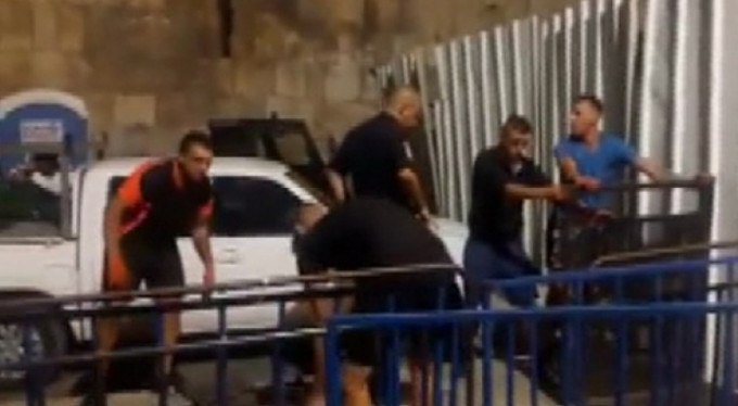 İsrail polisi Mescid-i Aksa'da bir Türk'ü yaraladı!