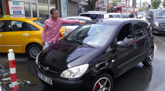 Dolu araçlara ciddi hasarlar verdi