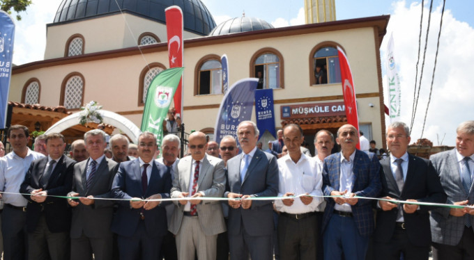 Bursa'nın tarihi camisi ibadete hazır