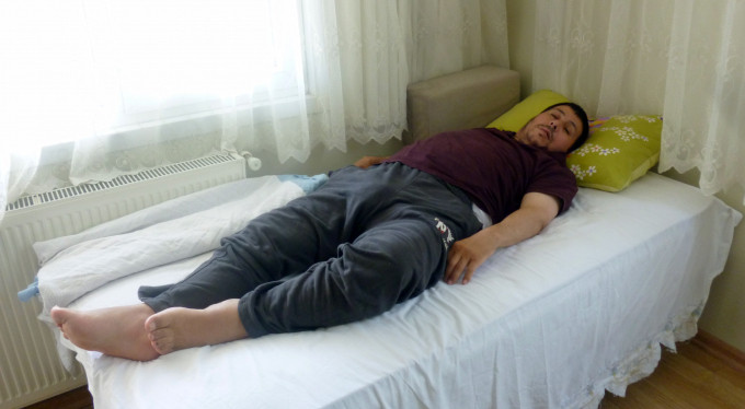 Yürüyerek girdiği hastaneden felç olarak çıktı