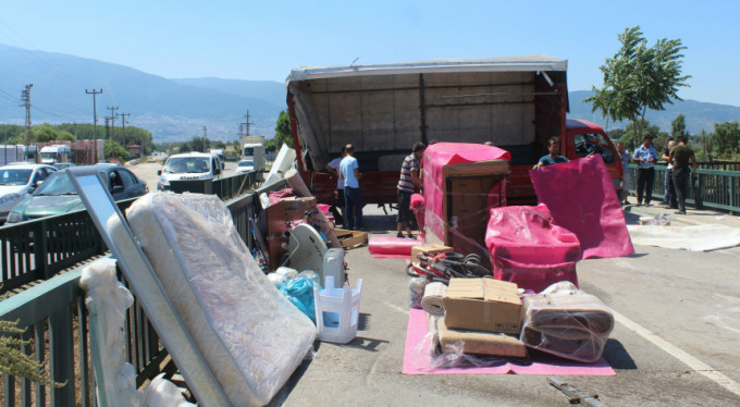 Bursa'da faciadan dönüldü! Tekerleği fırlayınca...