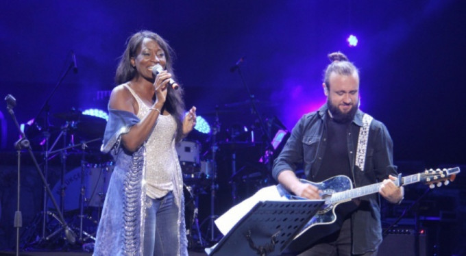 Ünlü sanatçı Türkiye'yi coşturdu