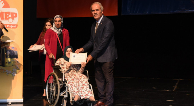 Bursalı engellilerin sertifika heyecanı