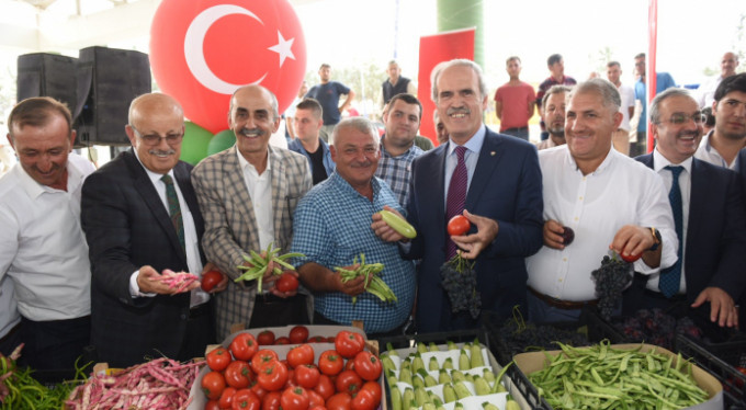 Büyükşehir İznikli üreticinin yanında
