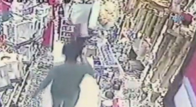 Bodrum'daki deprem anı kamerada