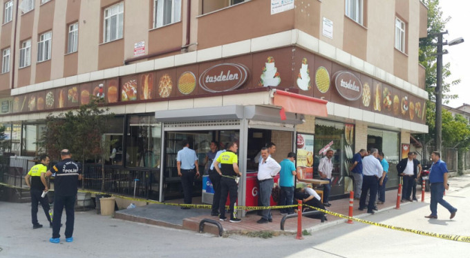 Fırını bastı kurşun yağdırdı