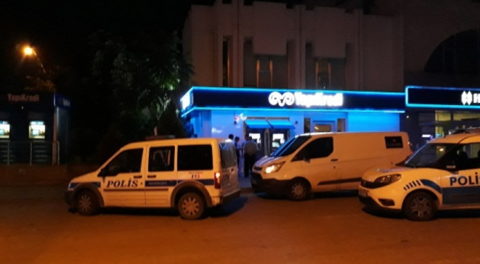 Filmleri aratmayan plan! Yüz binlerce lirayı çaldılar