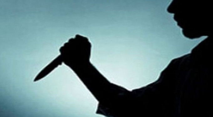 Baba vahşeti! Üç evladını bıçakla...