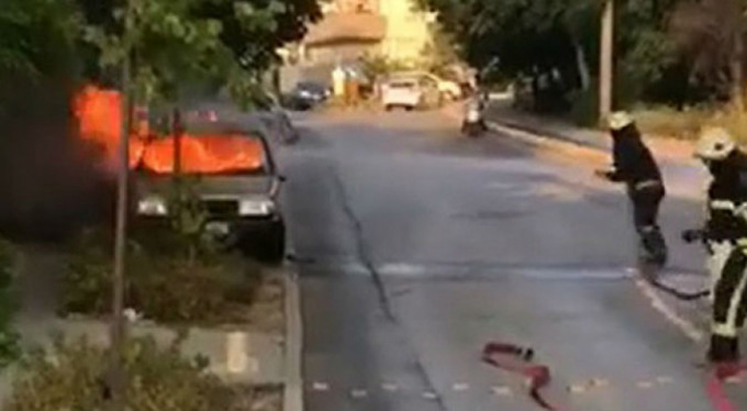 Bursa'da otomobil alevler içinde kaldı