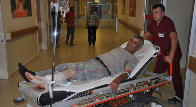 Bursa'da asfalt işçisine otomobil çarptı!