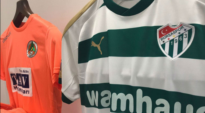 Bursaspor "Yeşil Beyaz Şampiyon" formayla sahada