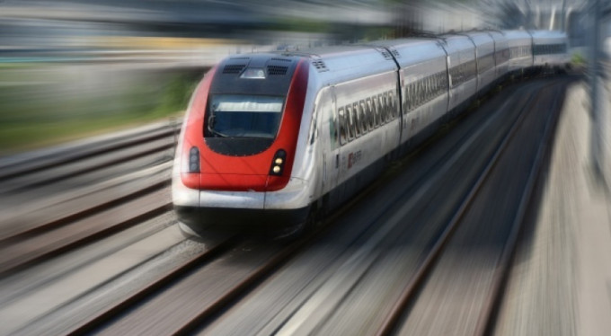 Facia! Yolcu treni raydan çıktı