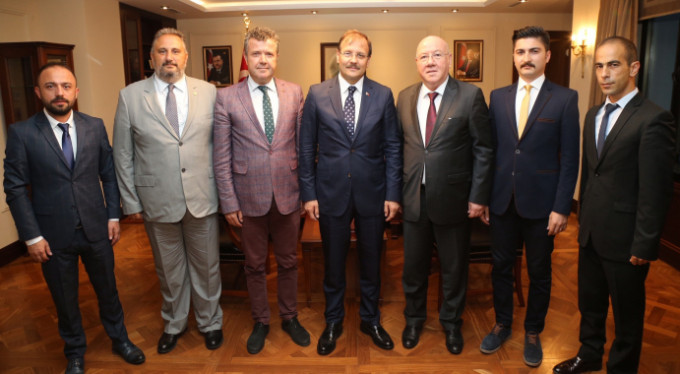 Çavuşoğlu'ndan basına destek sözü