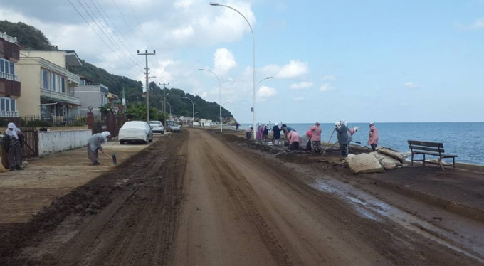 Bursa'da sel felaketinin yaraları sarılıyor